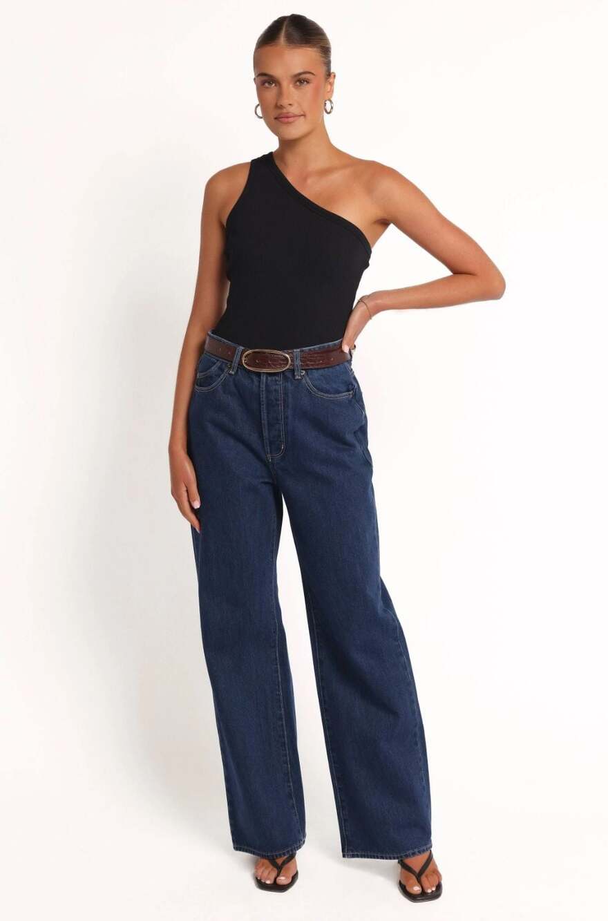 Rolla's Stevie Relaxed Deep Blue Jeans in Dark Vintage Indigo 31
